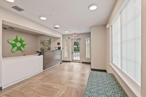 Extended Stay America Suites - Miami - Airport - Blue Lagoon - image 3