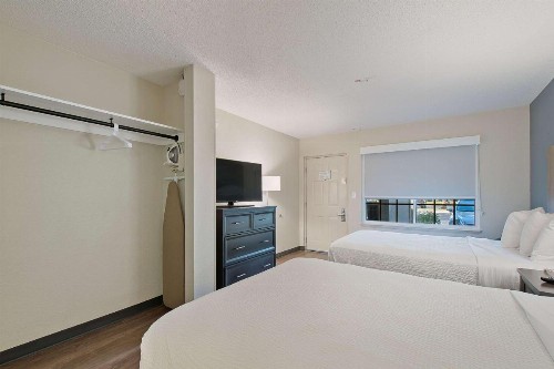 Extended Stay America Suites - Miami - Airport - Blue Lagoon - image 40