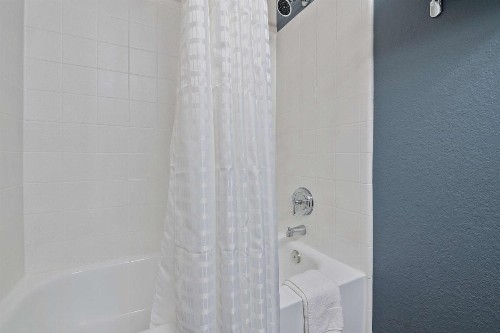 Extended Stay America Suites - Miami - Airport - Blue Lagoon - image 45