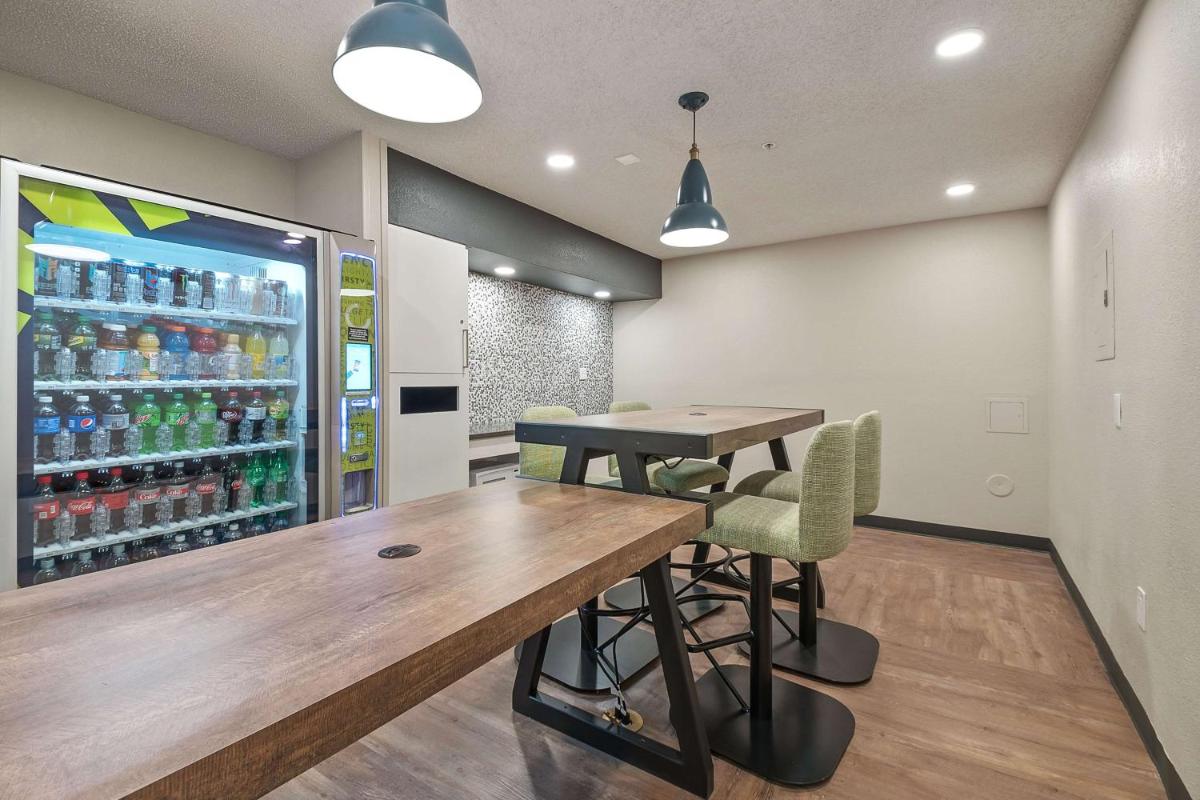 Extended Stay America Suites - Miami - Airport - Blue Lagoon - image 5