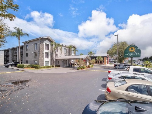 La Quinta Inn by Wyndham Miami Airport North - image 19