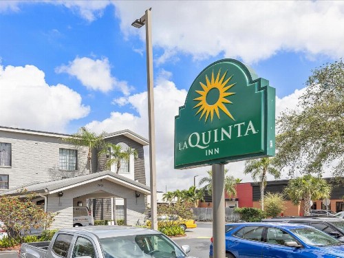 La Quinta Inn by Wyndham Miami Airport North - image 29