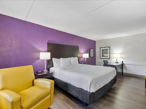 La Quinta Inn by Wyndham Miami Airport North - image 36