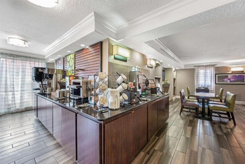 La Quinta Inn by Wyndham Miami Airport North - image 4