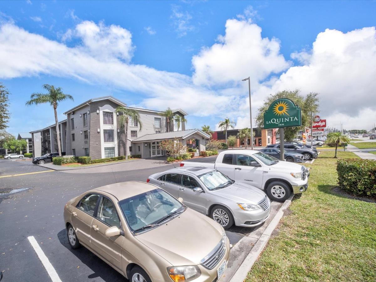 La Quinta Inn by Wyndham Miami Airport North - image 5