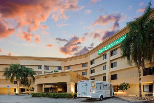 La Quinta by Wyndham Miami Airport East - image 2