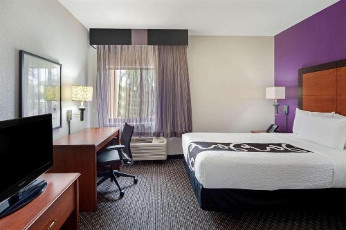 La Quinta by Wyndham Miami Airport East - image 29