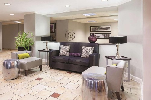 La Quinta by Wyndham Miami Airport East - image 4