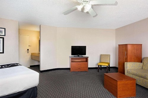 La Quinta by Wyndham Miami Airport East - image 45