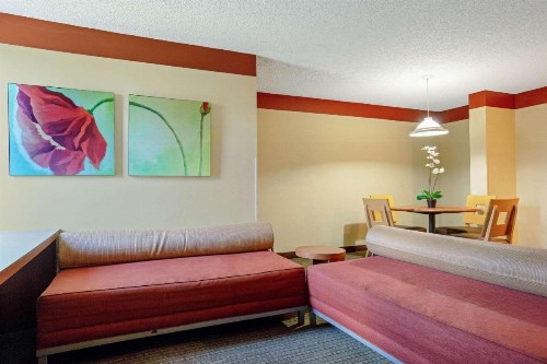 La Quinta by Wyndham Miami Cutler Bay - image 11