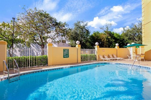 La Quinta by Wyndham Miami Cutler Bay - image 7