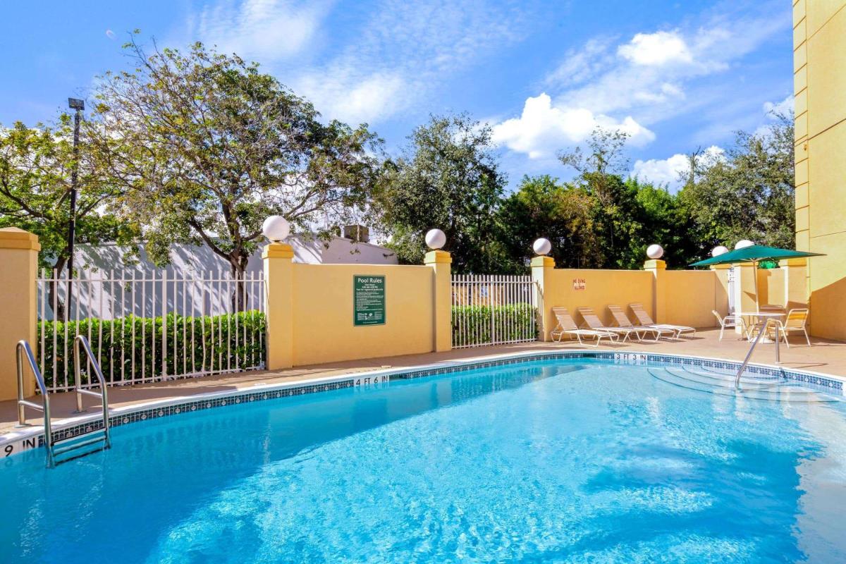 La Quinta by Wyndham Miami Cutler Bay - image 7