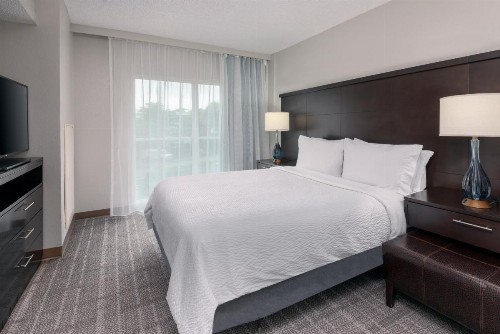 Staybridge Suites Miami Doral Area an IHG Hotel - image 14