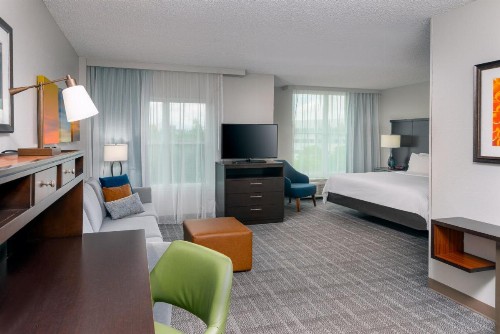 Staybridge Suites Miami Doral Area an IHG Hotel - image 30