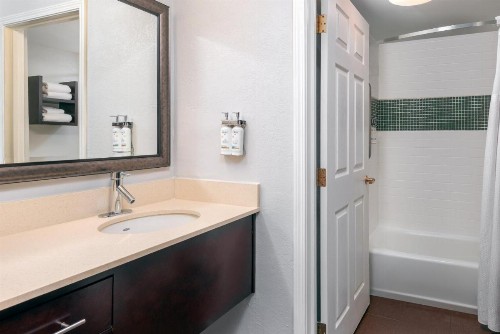 Staybridge Suites Miami Doral Area an IHG Hotel - image 49