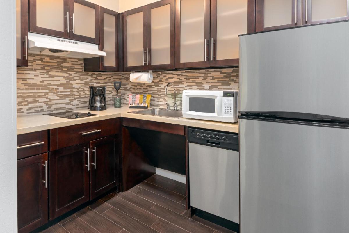 Staybridge Suites Miami Doral Area an IHG Hotel - image 7