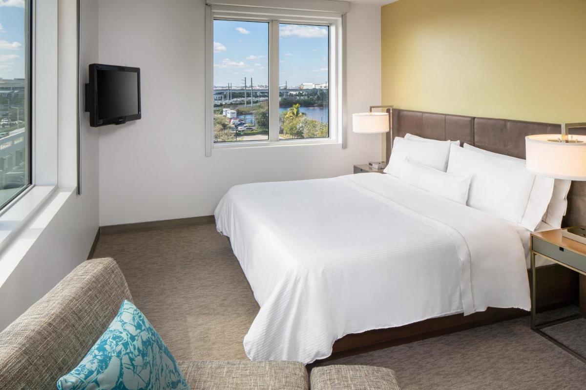 Element by Westin Miami International Airport - image 2