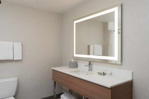 Cambria Hotel Miami Airport - Blue Lagoon - image 10