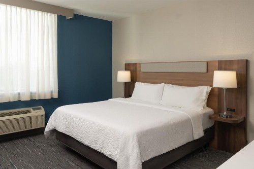 Cambria Hotel Miami Airport - Blue Lagoon - image 14