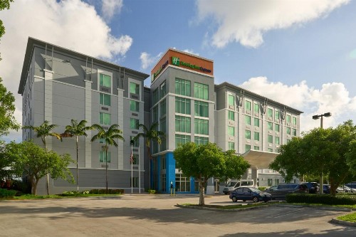 Cambria Hotel Miami Airport - Blue Lagoon - image 18