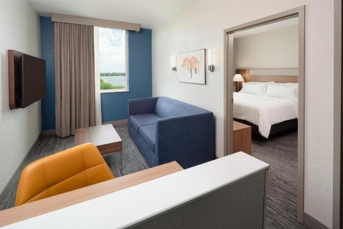 Cambria Hotel Miami Airport - Blue Lagoon - image 9