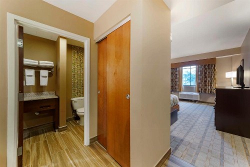 Best Western Plus Miami Executive Airport Hotel and Suites - image 23
