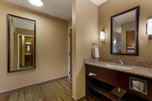 Best Western Plus Miami Executive Airport Hotel and Suites - image 33
