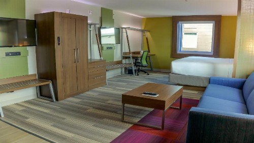 Holiday Inn Express & Suites Miami Airport East an IHG Hotel - image 3