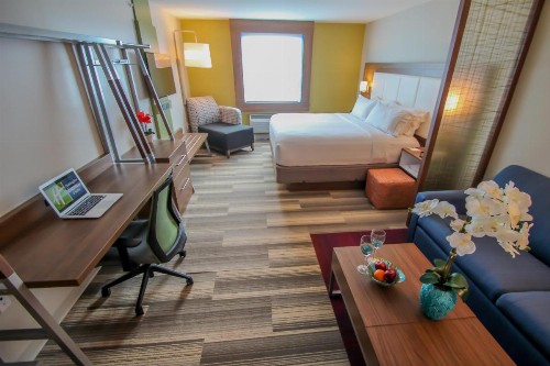 Holiday Inn Express & Suites Miami Airport East an IHG Hotel - image 30