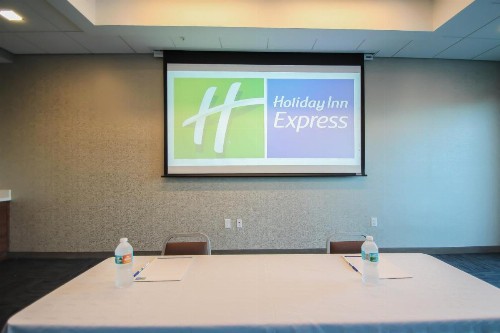 Holiday Inn Express & Suites Miami Airport East an IHG Hotel - image 5