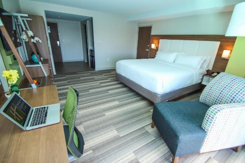 Holiday Inn Express & Suites Miami Airport East an IHG Hotel - image 9