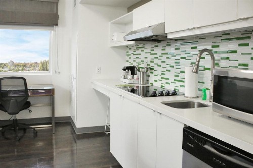 Element Miami Doral - image 12