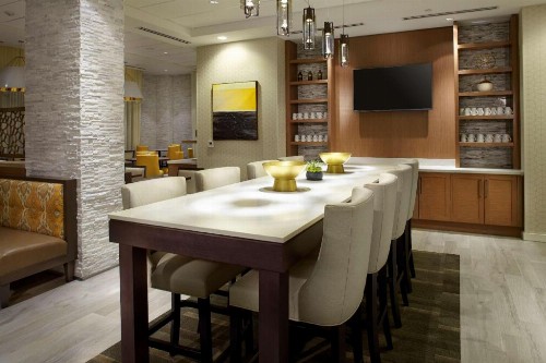 Hyatt Place Miami Airport East - image 8