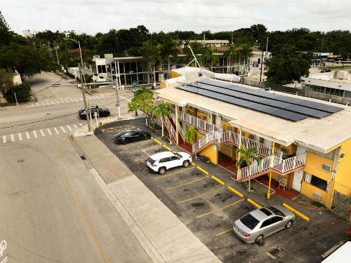 Sinbad Motel - image 19