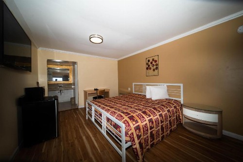 Sinbad Motel - image 2