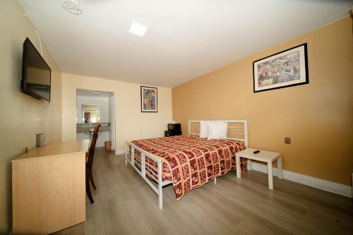 Sinbad Motel - image 21