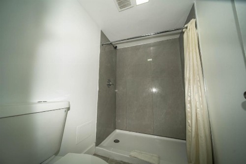 Sinbad Motel - image 22