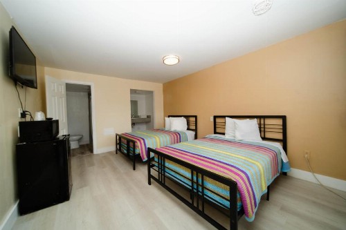 Sinbad Motel - image 6