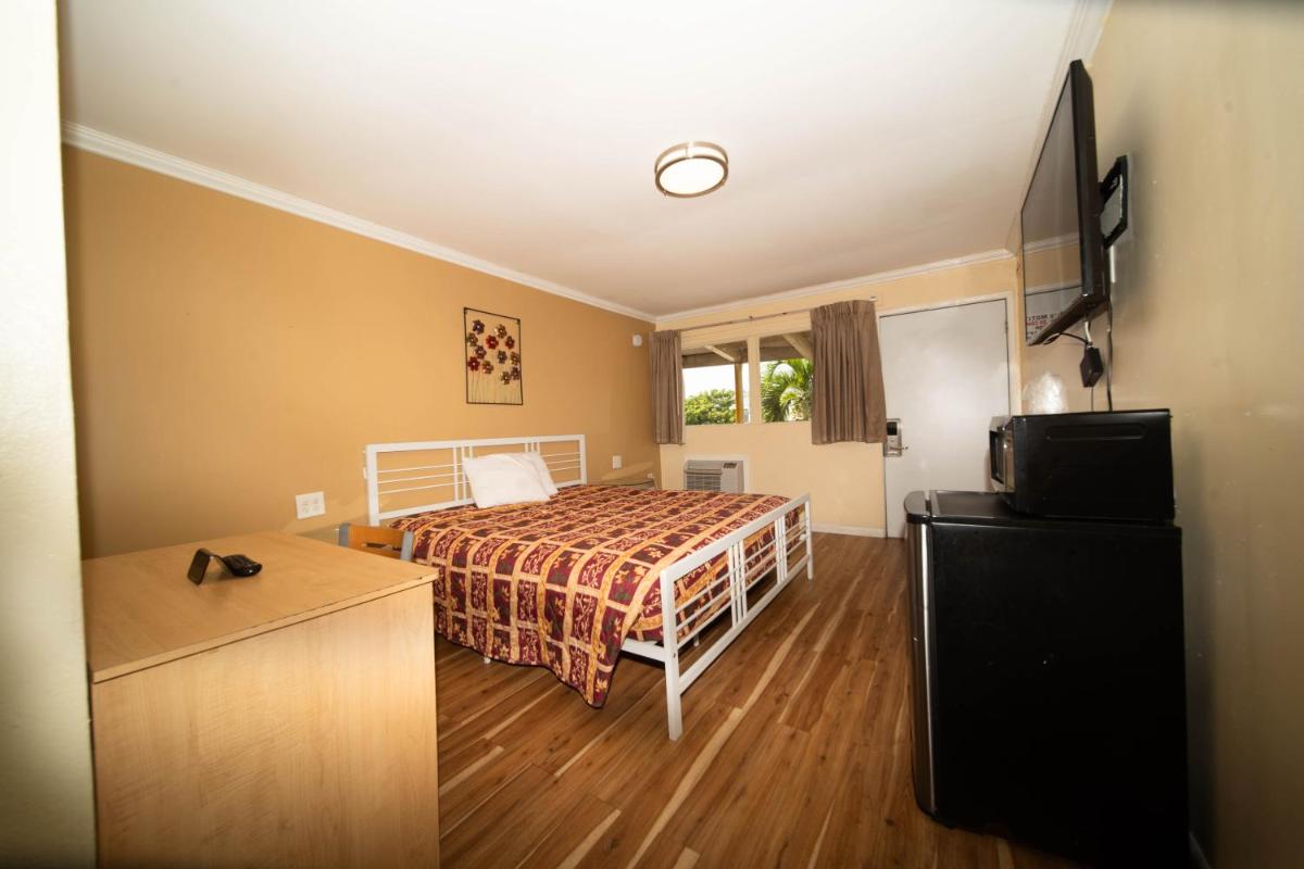 Sinbad Motel - image 7