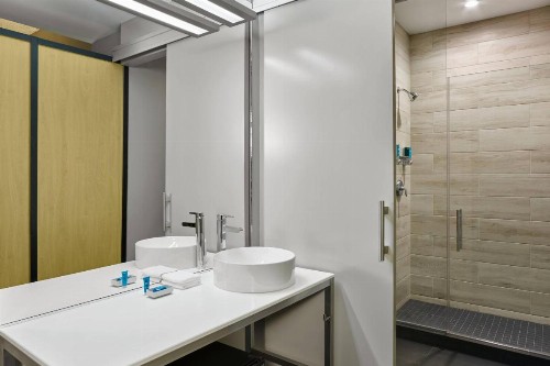 Aloft Miami Airport - image 13