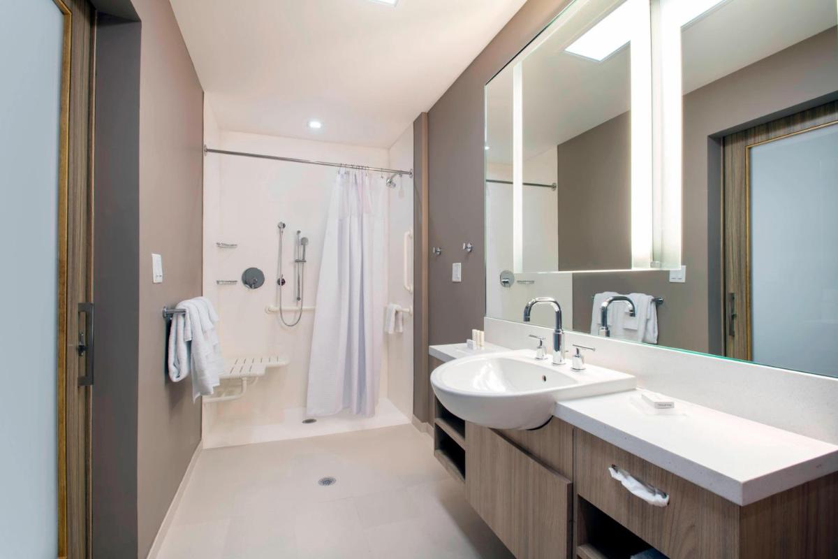 SpringHill Suites by Marriott Miami Doral - image 7