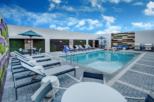 TownePlace Suites by Marriott Miami Airport - image 1