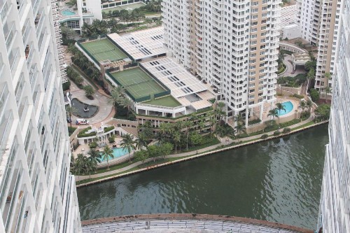 Miami Luxury Condo in Brickell! Free SPA and Gym - image 2