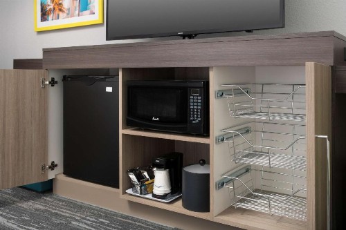 Hampton Inn Miami Airport East - image 11