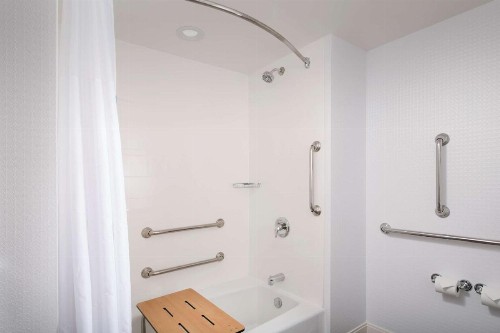 Hampton Inn Miami Airport East - image 20