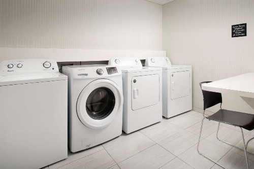 Hampton Inn Miami Airport East - image 21