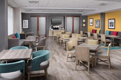 Hampton Inn Miami Airport East - image 24