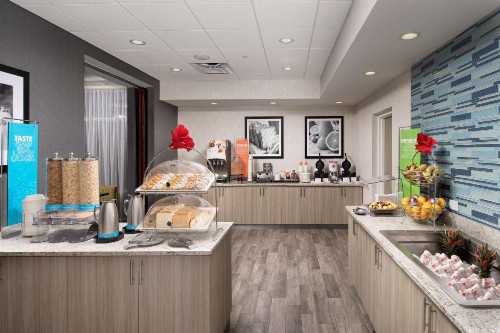 Hampton Inn Miami Airport East - image 27