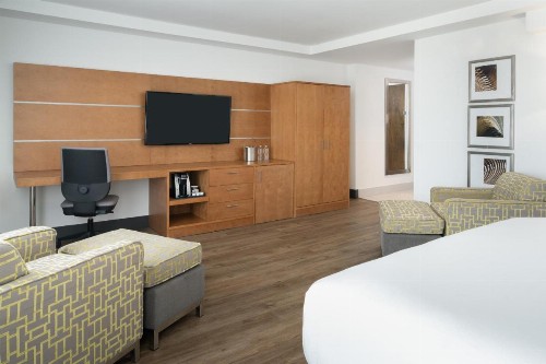 Holiday Inn Miami North I-95 an IHG Hotel - image 31