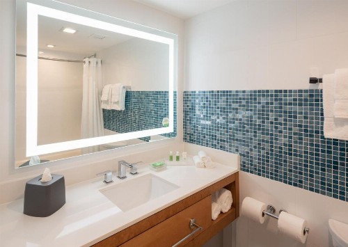 Holiday Inn Miami North I-95 an IHG Hotel - image 33